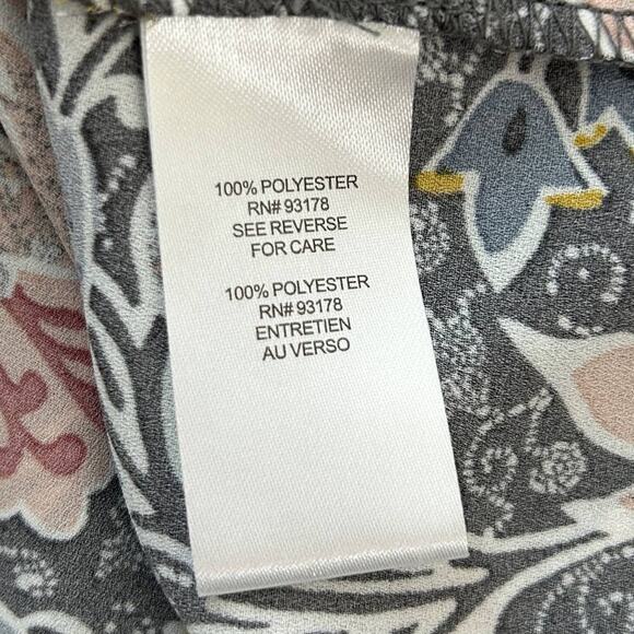 Tahari Plus Size V-Neck Blouse Size 1X Gray Floral Georgette Popover Pullover - Picture 10 of 11